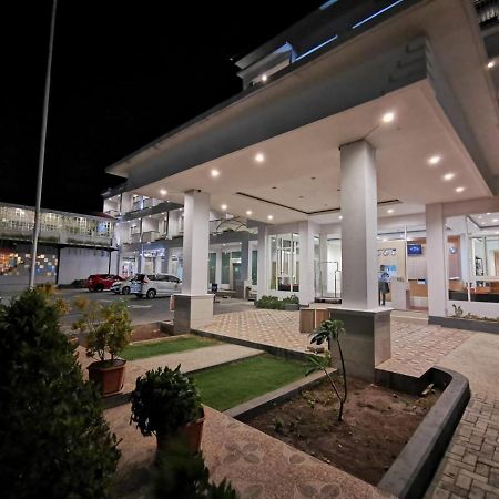 Naka Hotel Kupang Kupang  Exterior foto