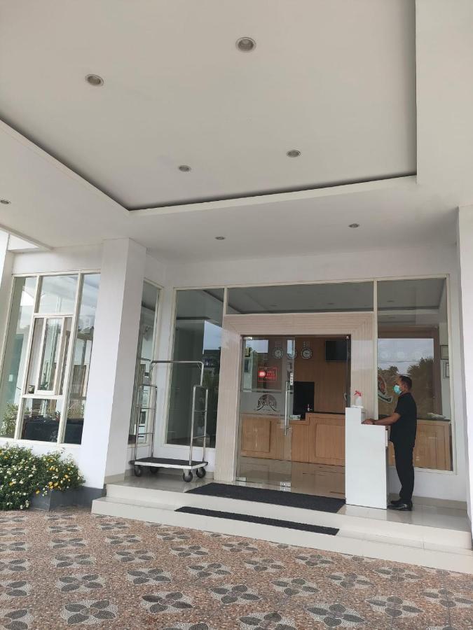 Naka Hotel Kupang Kupang  Exterior foto