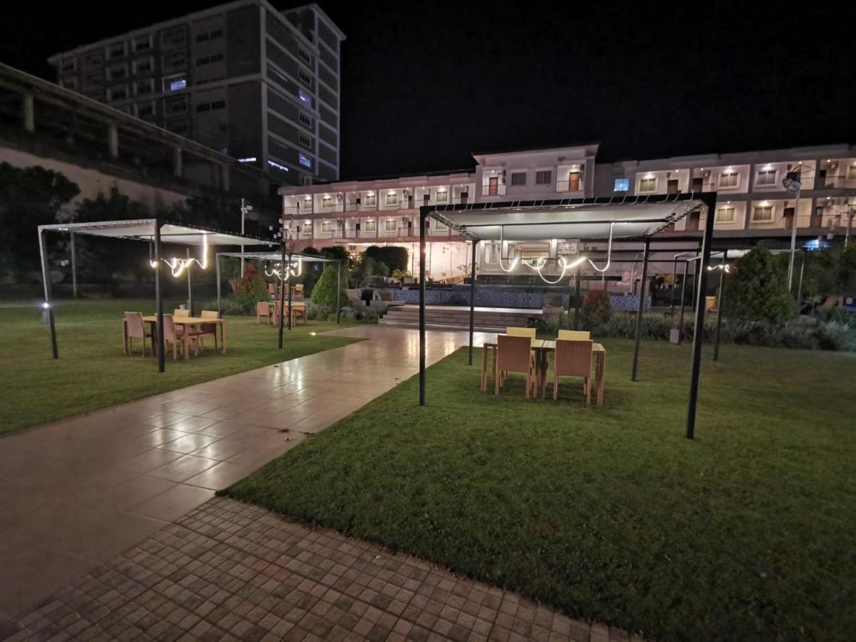 Naka Hotel Kupang Kupang  Exterior foto
