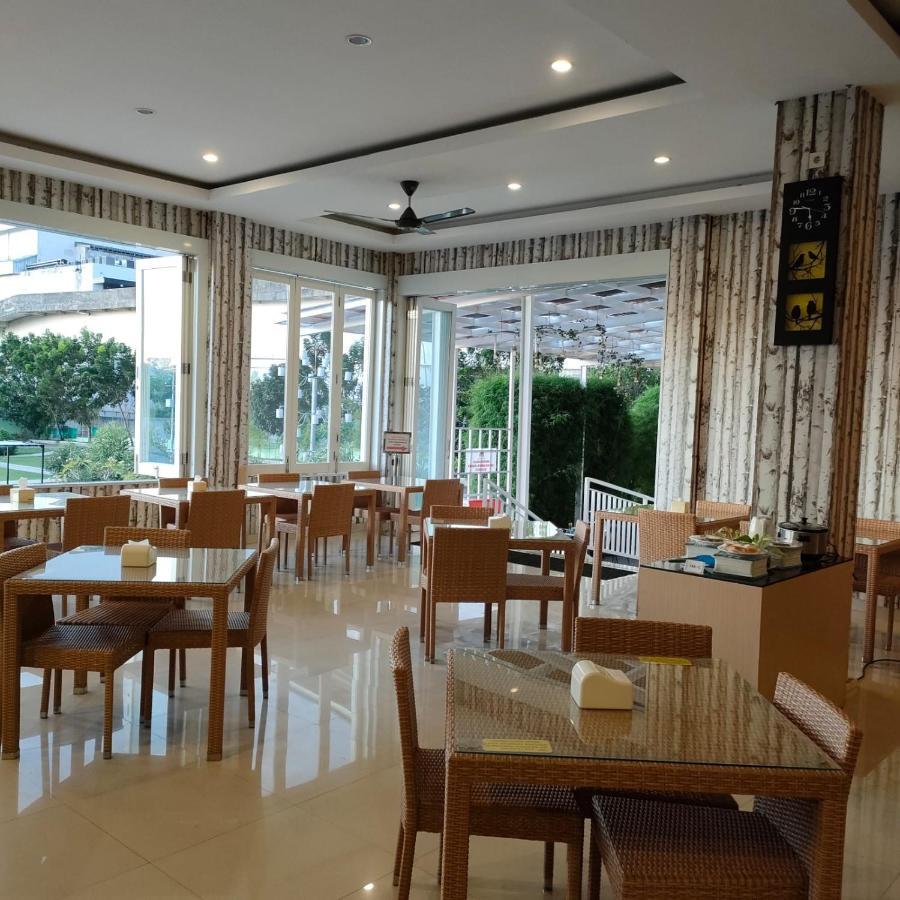 Naka Hotel Kupang Kupang  Exterior foto