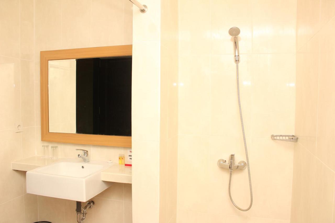 Naka Hotel Kupang Kupang  Exterior foto